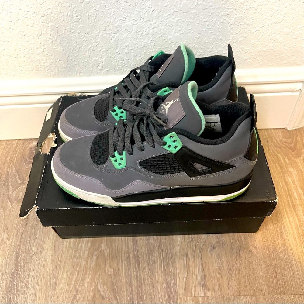 Jordan 4s
